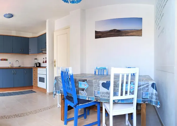 The Spot House בית הארחה